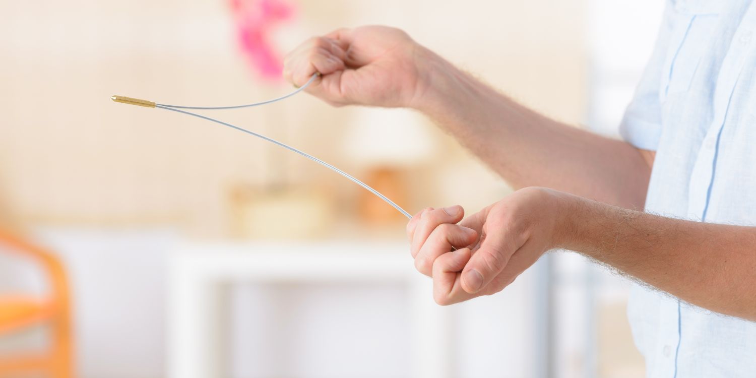 Historia Radiestezji – Od Różdżki po Współczesne Ochrony