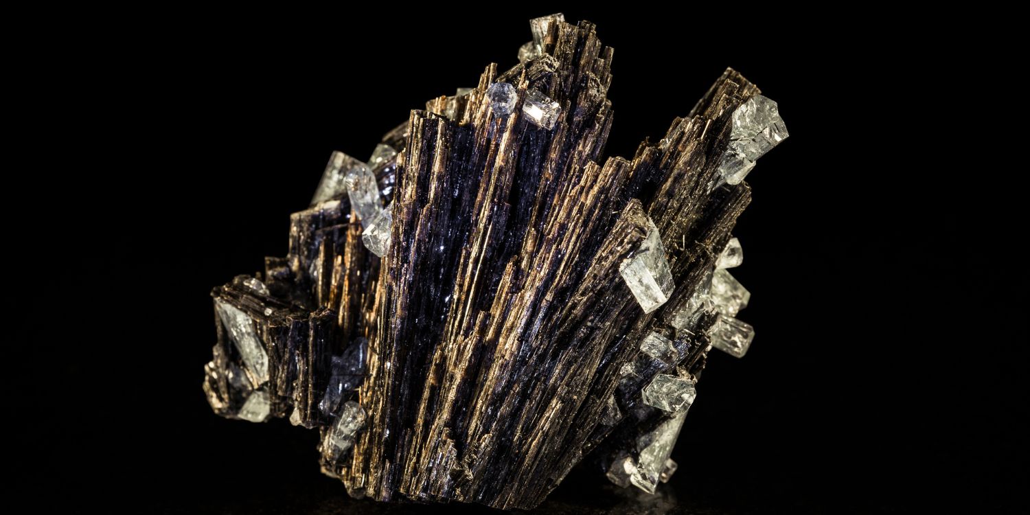 Turmalin – Kamień Ochronny o Niezwykłych Właściwościach