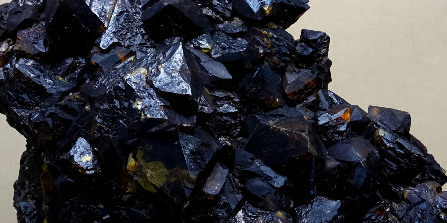 German – Właściwości Pierwiastka i Zastosowania