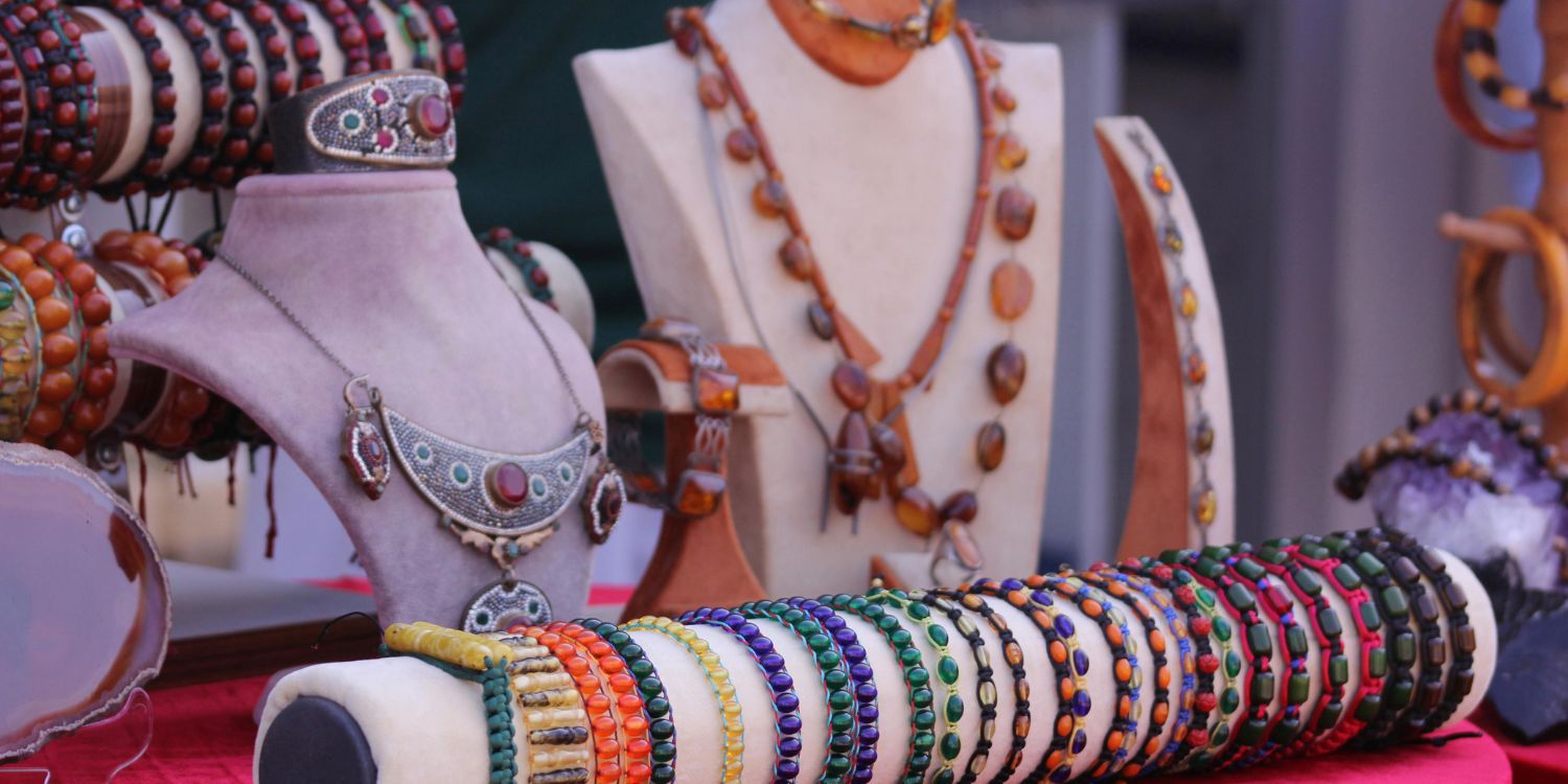 Biżuteria zdrowotna z kamieniami germanu, turmalinu i magnesami neodymowymi