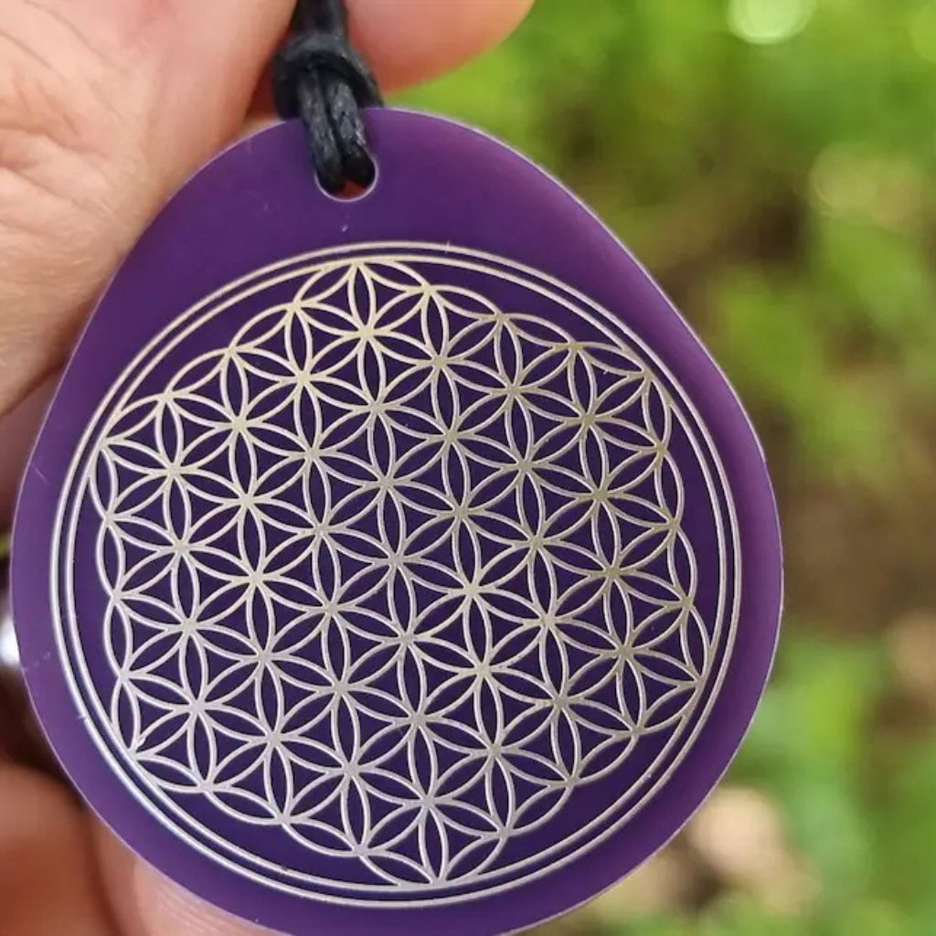 Cymatyczny_Wisiorek_-_64_Tetraedry_i_Kwiat_zycia