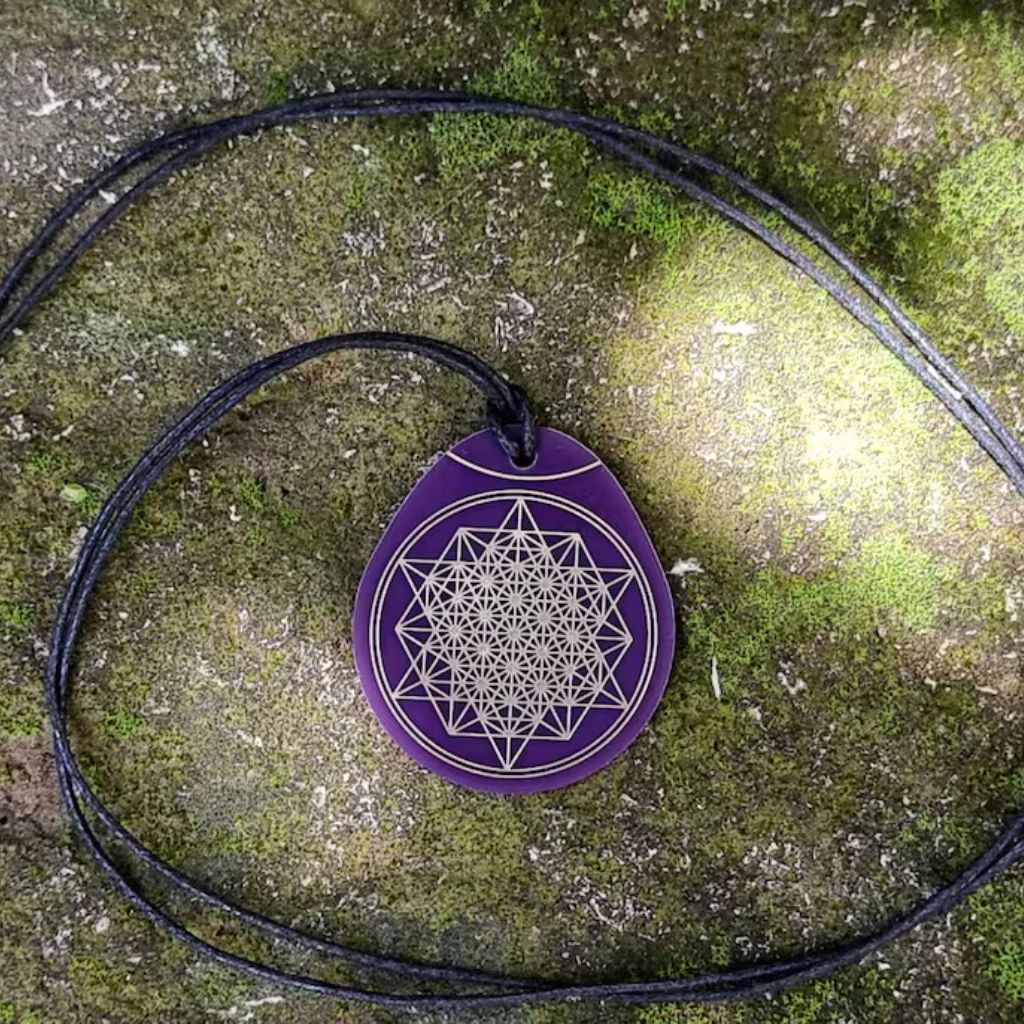 Cymatyczny_Wisiorek_-_64_Tetraedry_i_Kwiat_zycia