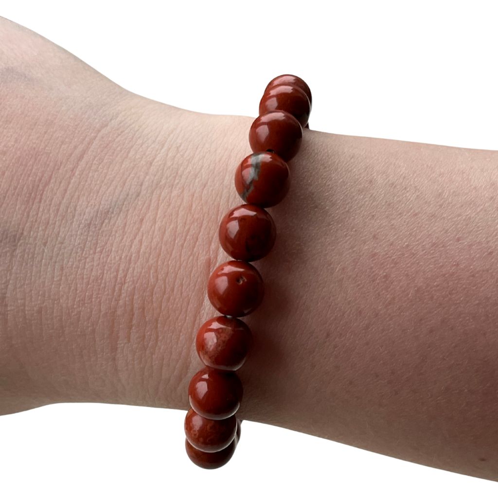 BRANSOLETKA Z JASPISU CZERWONEGO – ODWAGA, STABILNOŚĆ I KONSEKWENCJA